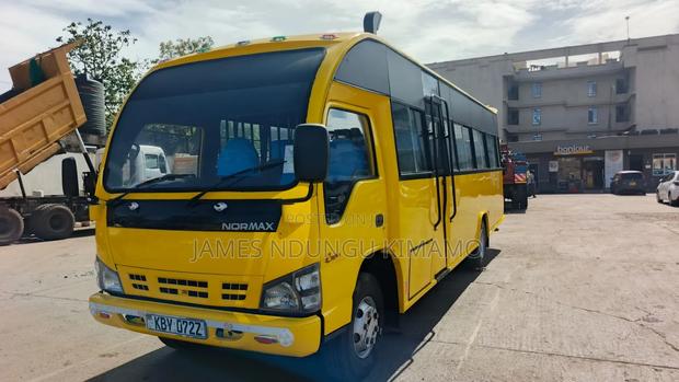 Isuzu NQR 2014 Yellow - thumbnail 9