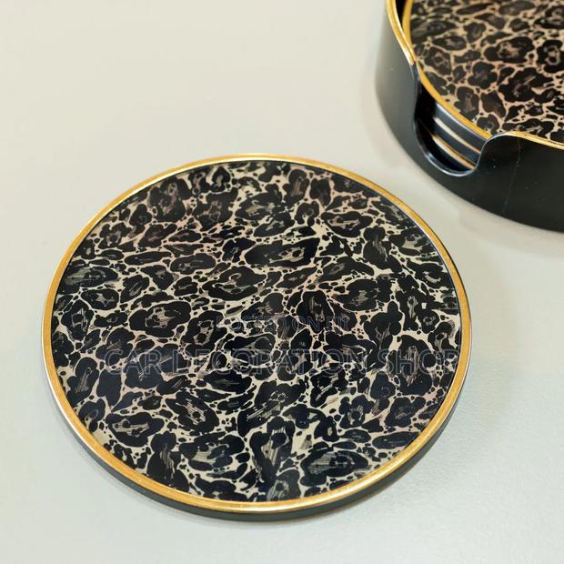 5pcs Handcrafted Marble Gold Round Serving Plates Mats - thumbnail 2