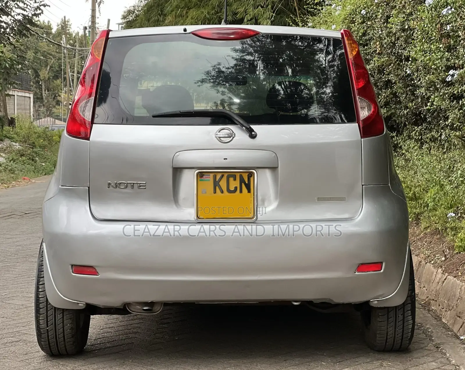Nissan Note 2011 Silver