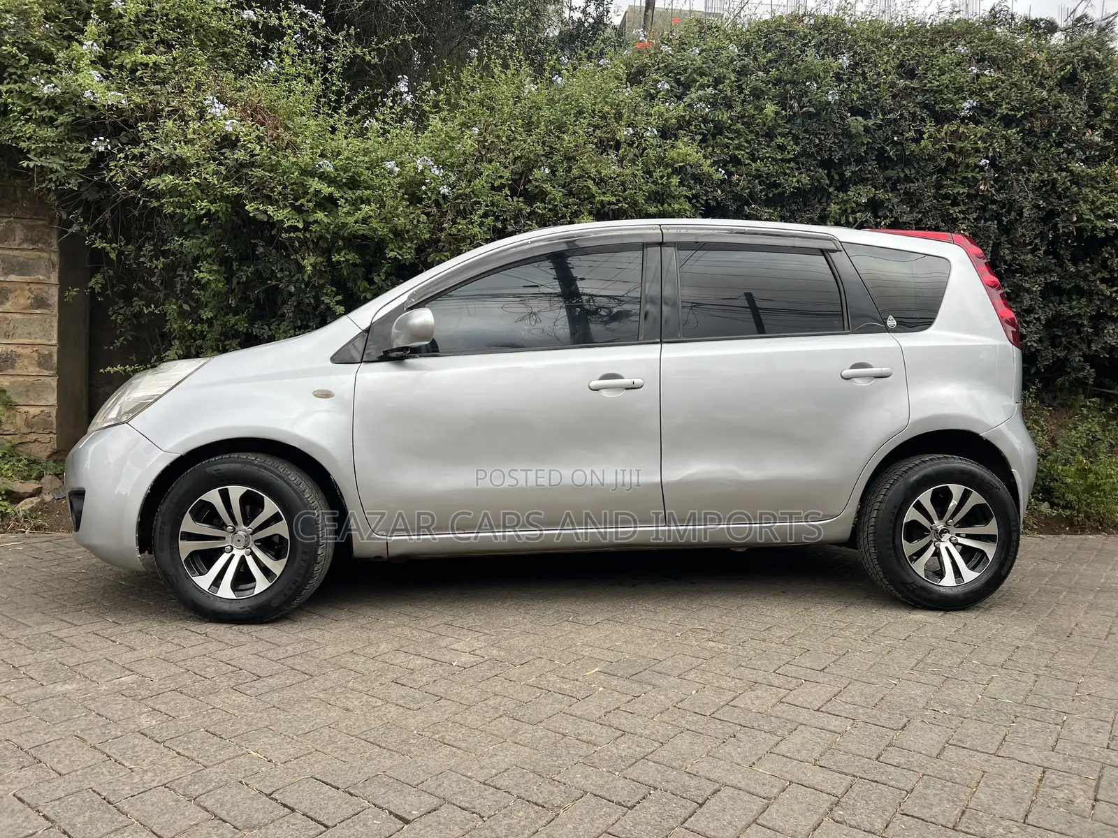 Nissan Note 2011 Silver