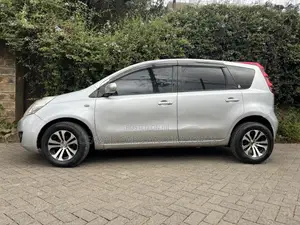 Nissan Note 2011 Silver