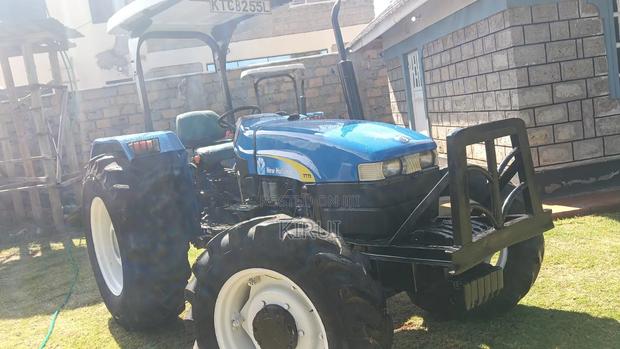 New Holland Tractor - thumbnail 2