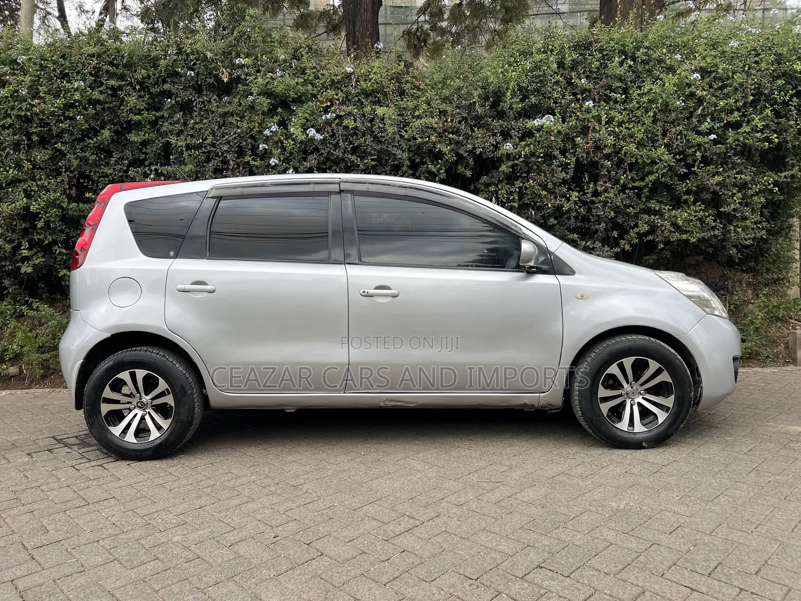 Nissan Note 2011 Silver