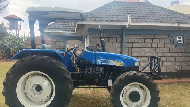 New Holland Tractor - thumbnail 4