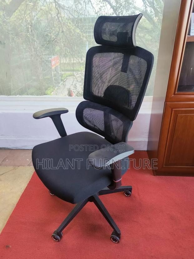 Black Ergonomic Mesh Executive Office Chair With Adjustable Headrest - thumbnail 3