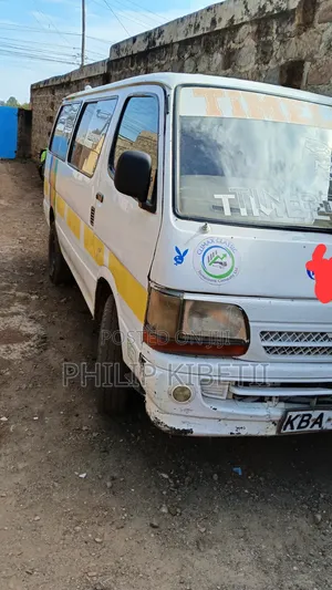 Toyota HiAce 2001 White