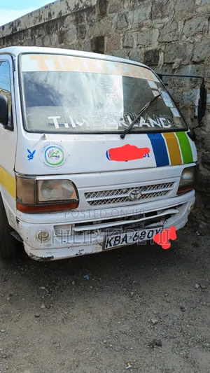 Toyota HiAce 2001 White
