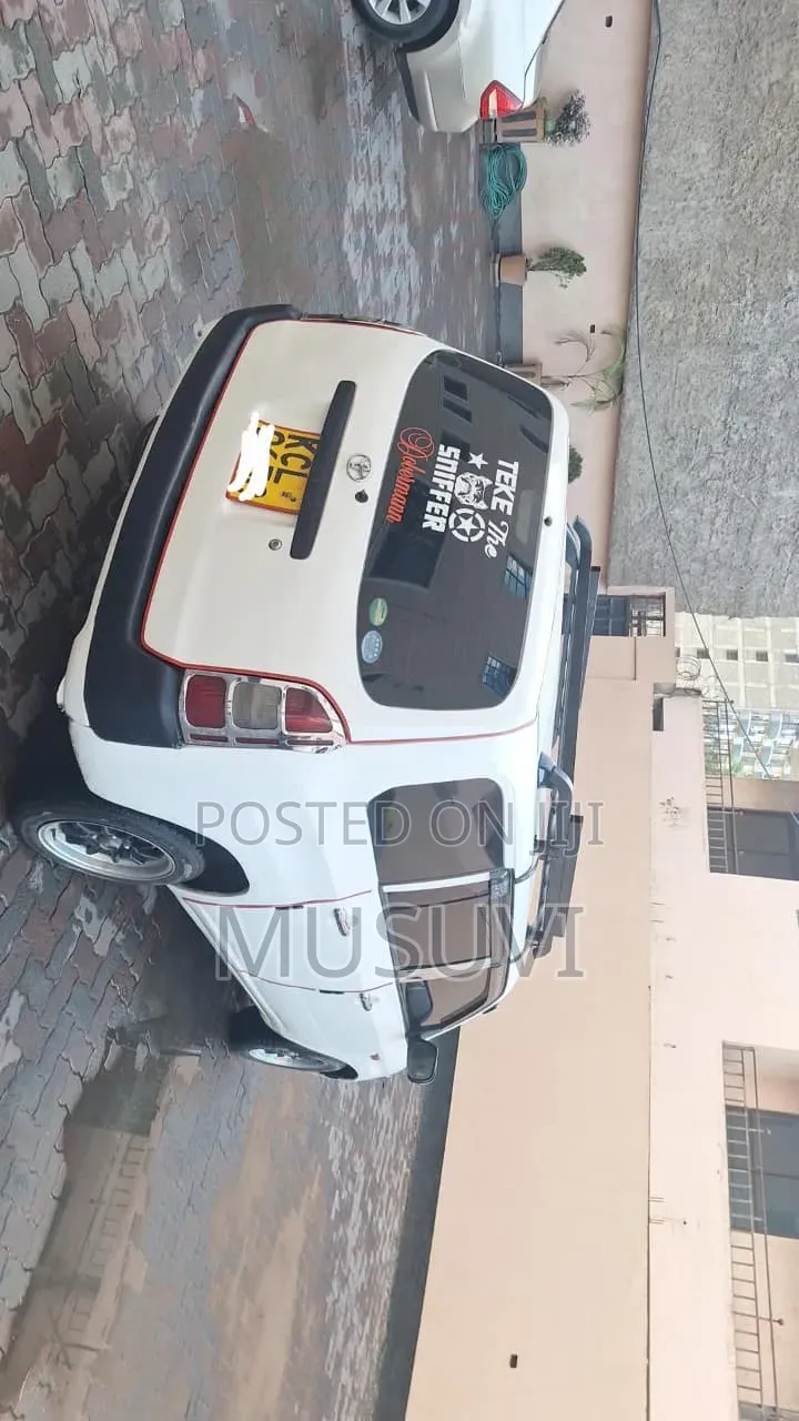 Toyota Probox 1.5 F 4WD 2010 White