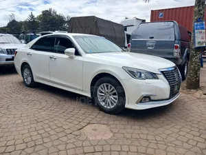 Toyota Crown 2015 White