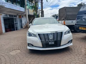 Toyota Crown 2015 White