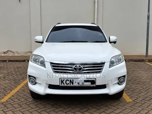 Toyota Vanguard 2010 White