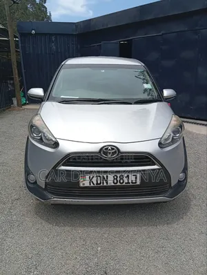 Toyota Sienta 1.5 FWD (6-seater) 2016 Silver