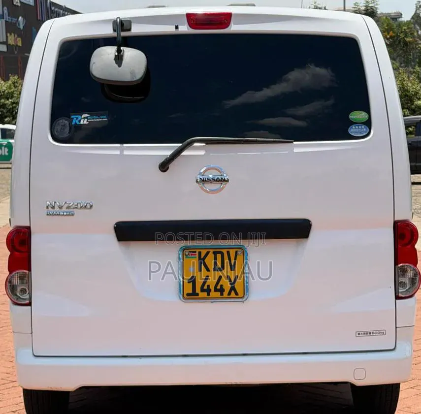 Nissan NV200 2018 White