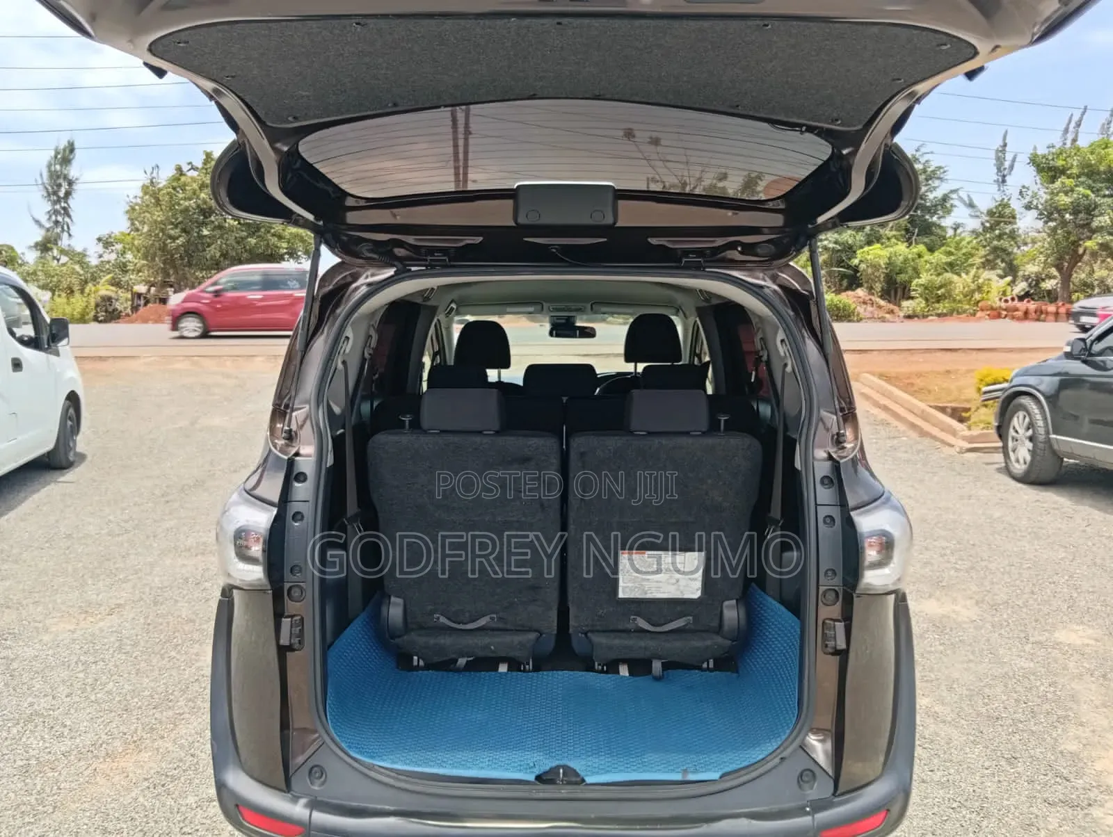 Toyota Sienta 2017 Brown