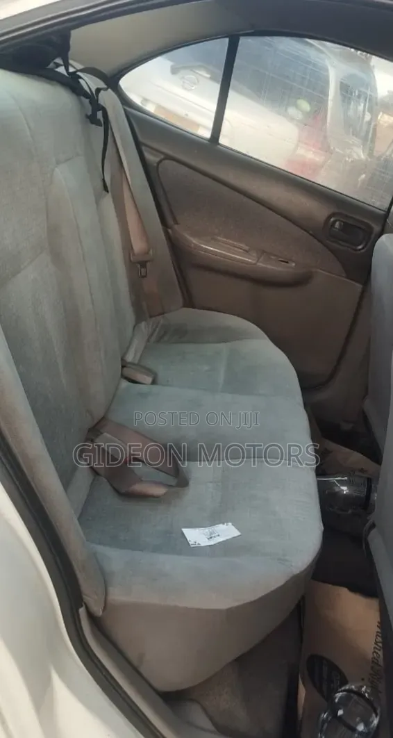 Nissan Sunny 2005 White