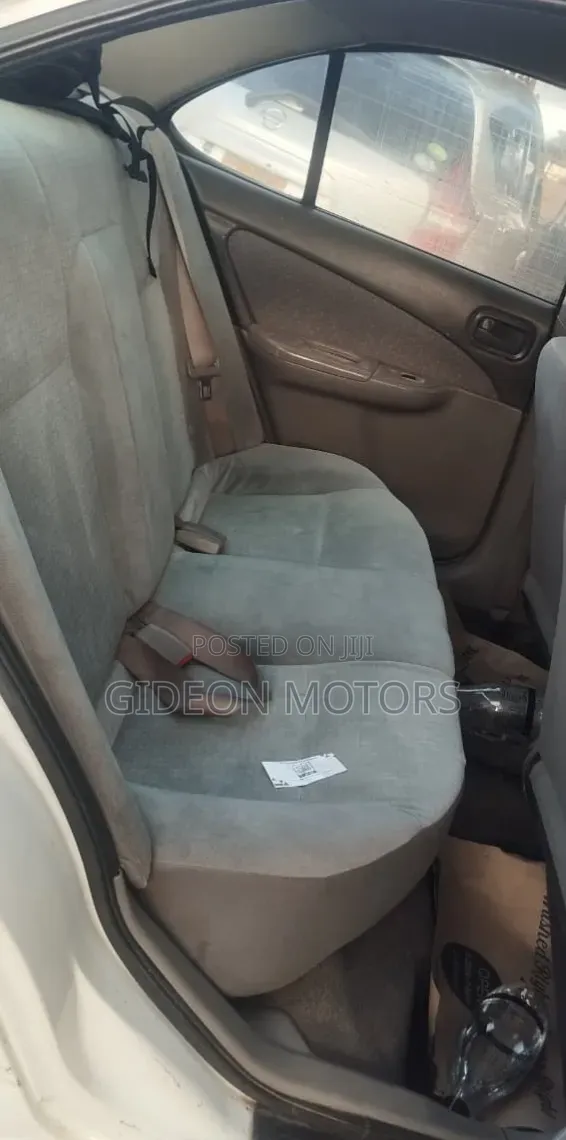 Nissan Sunny 2005 White