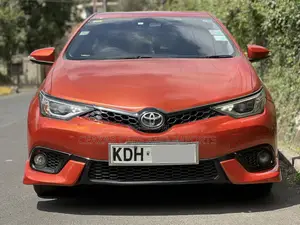 Toyota Auris 2016 Orange