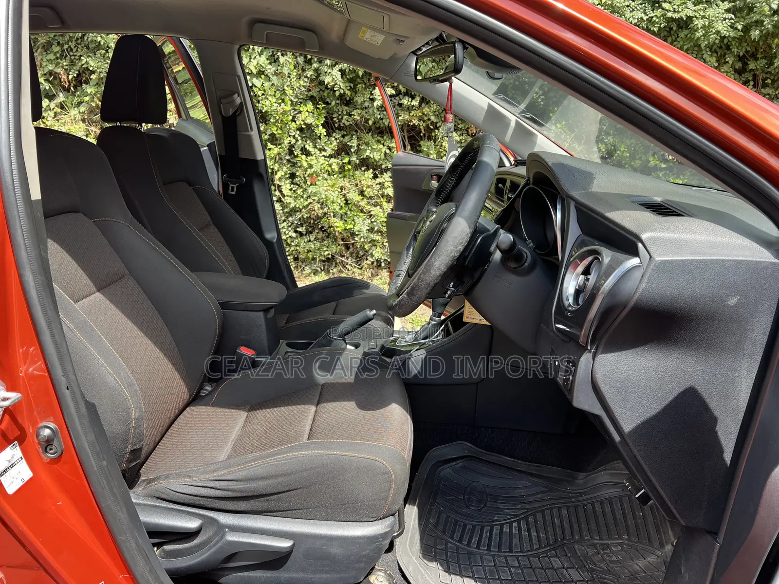 Toyota Auris 2016 Orange