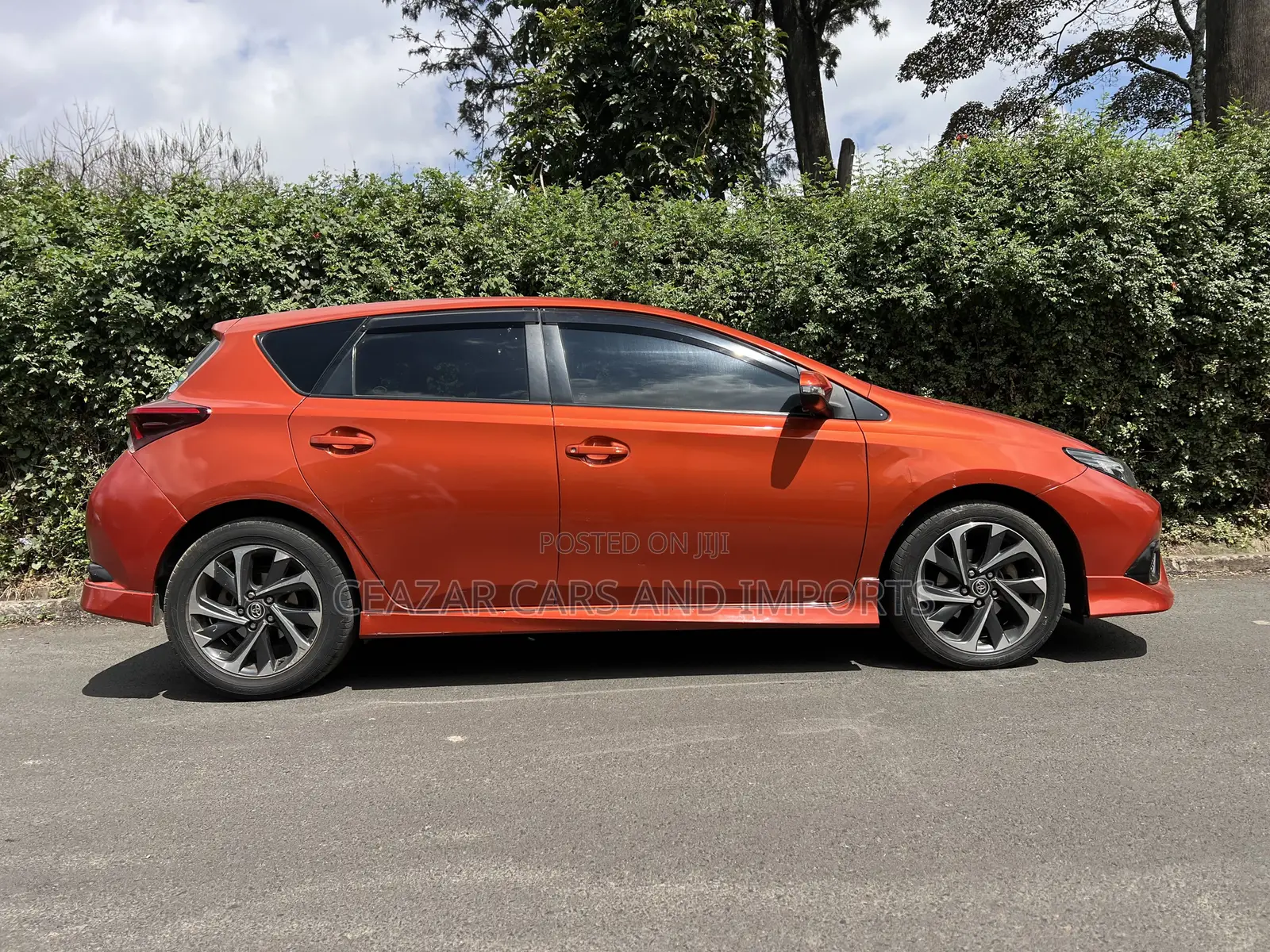 Toyota Auris 2016 Orange