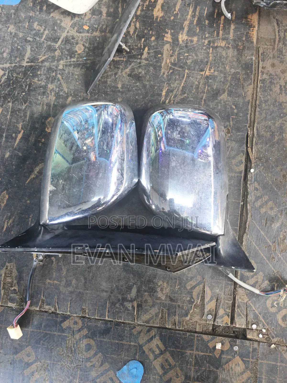 Toyota Voxy/Noah 2003 Side Mirror Chrome Available