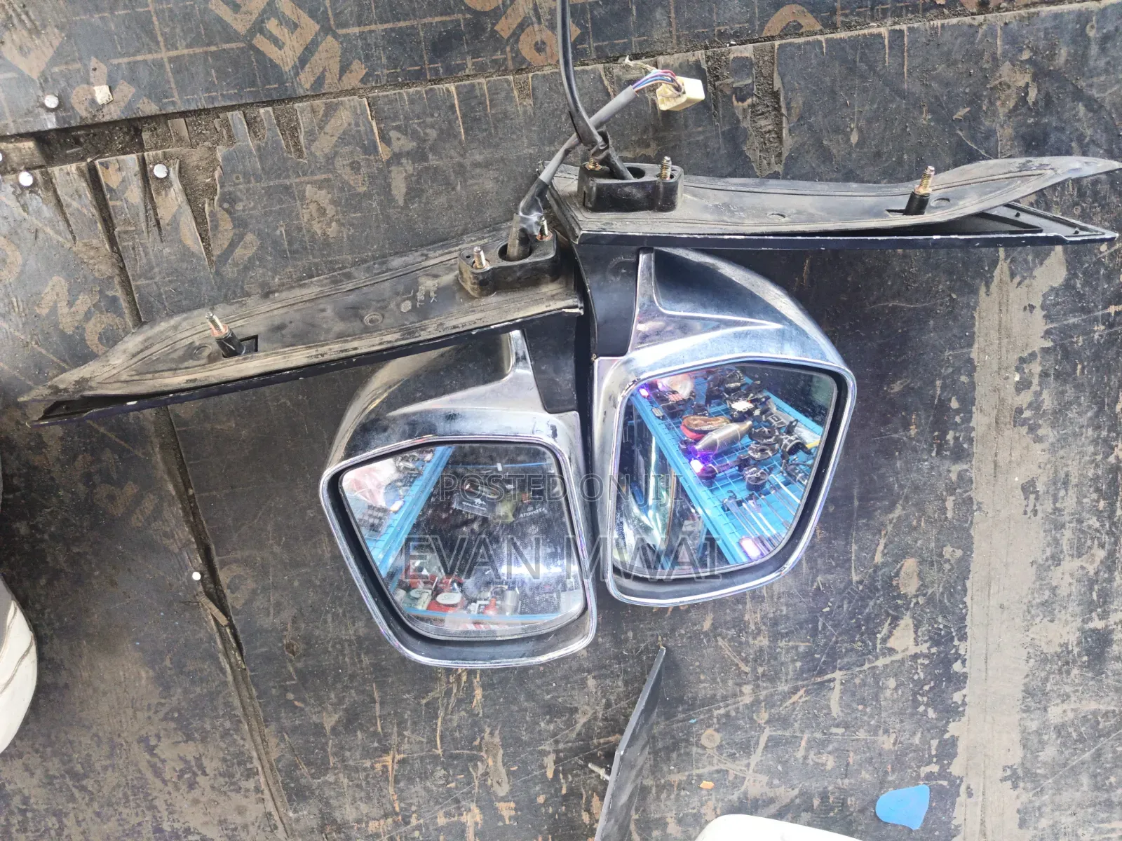 Toyota Voxy/Noah 2003 Side Mirror Chrome Available
