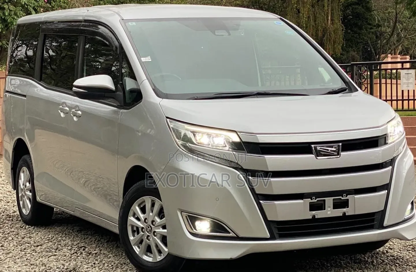 Toyota Noah 2020 Silver