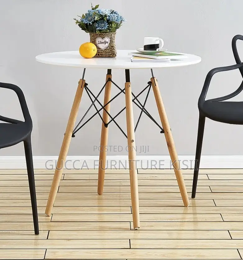 4 Legged 4 Seater Patio Dining Round Table