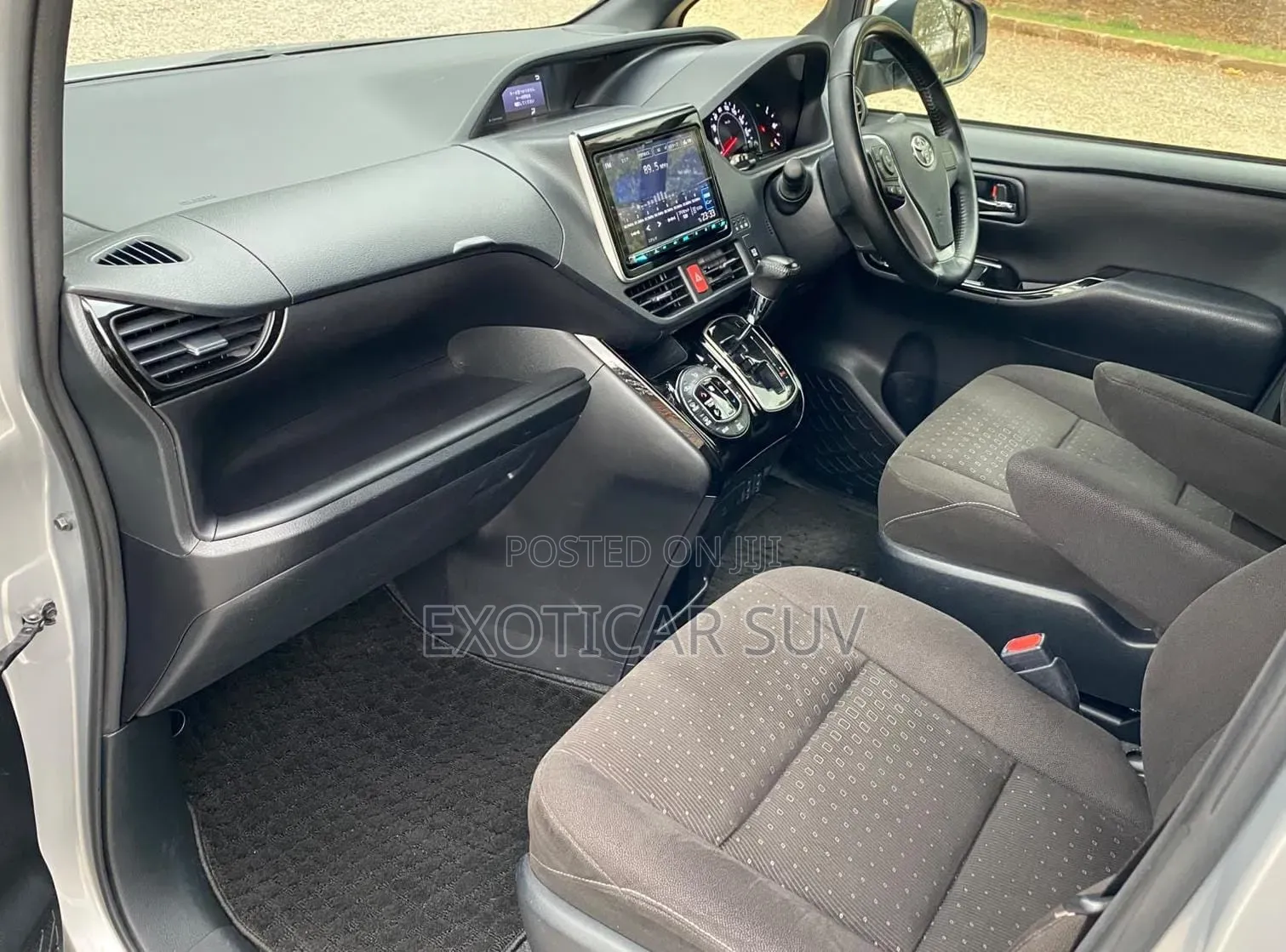 Toyota Noah 2020 Silver