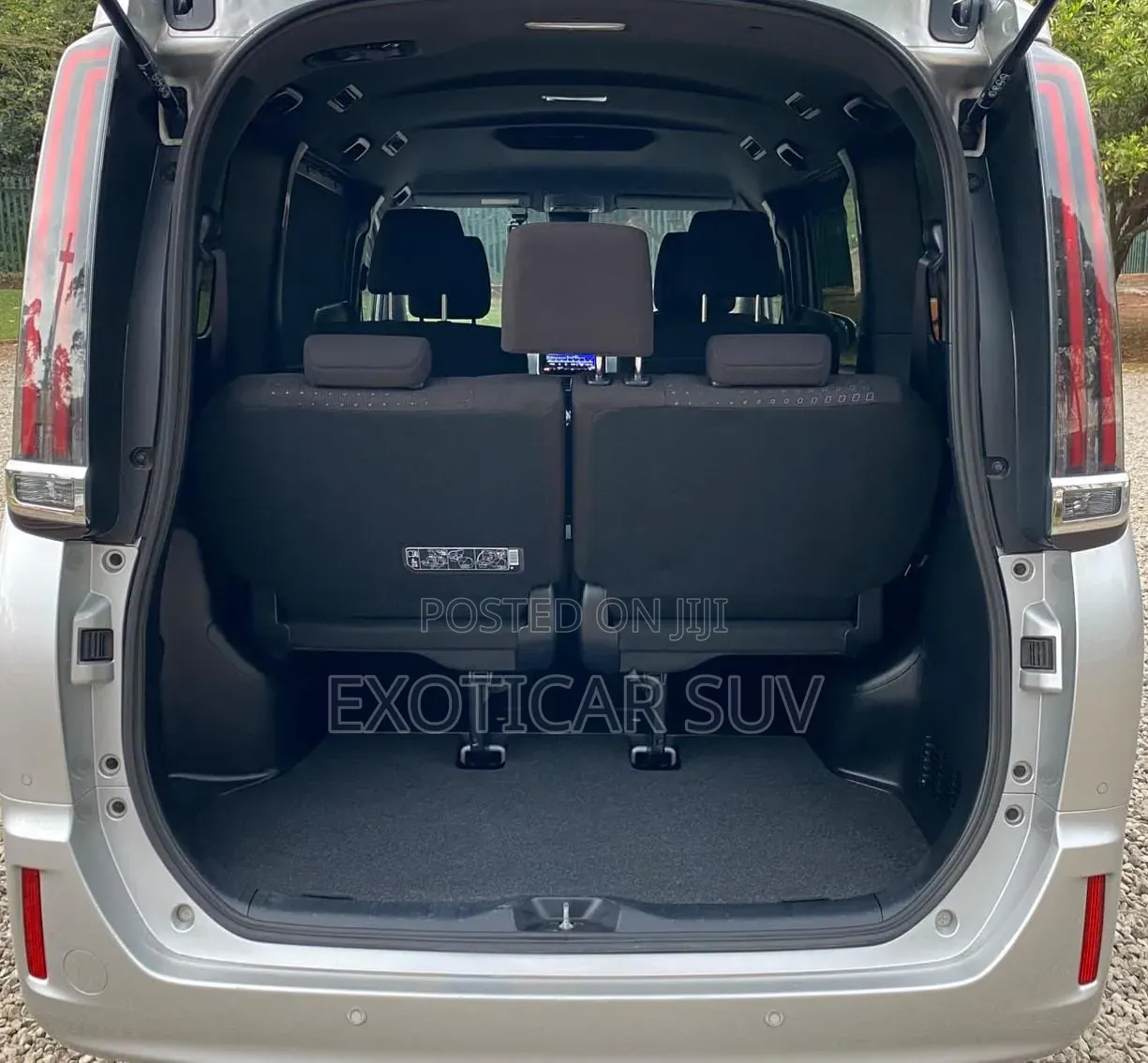 Toyota Noah 2020 Silver