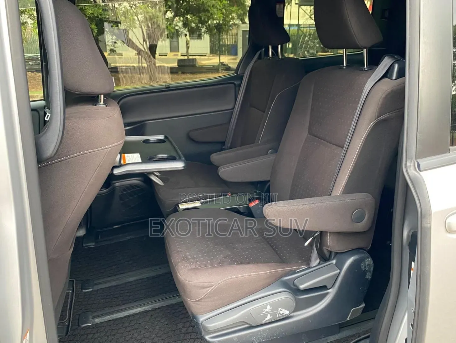 Toyota Noah 2020 Silver