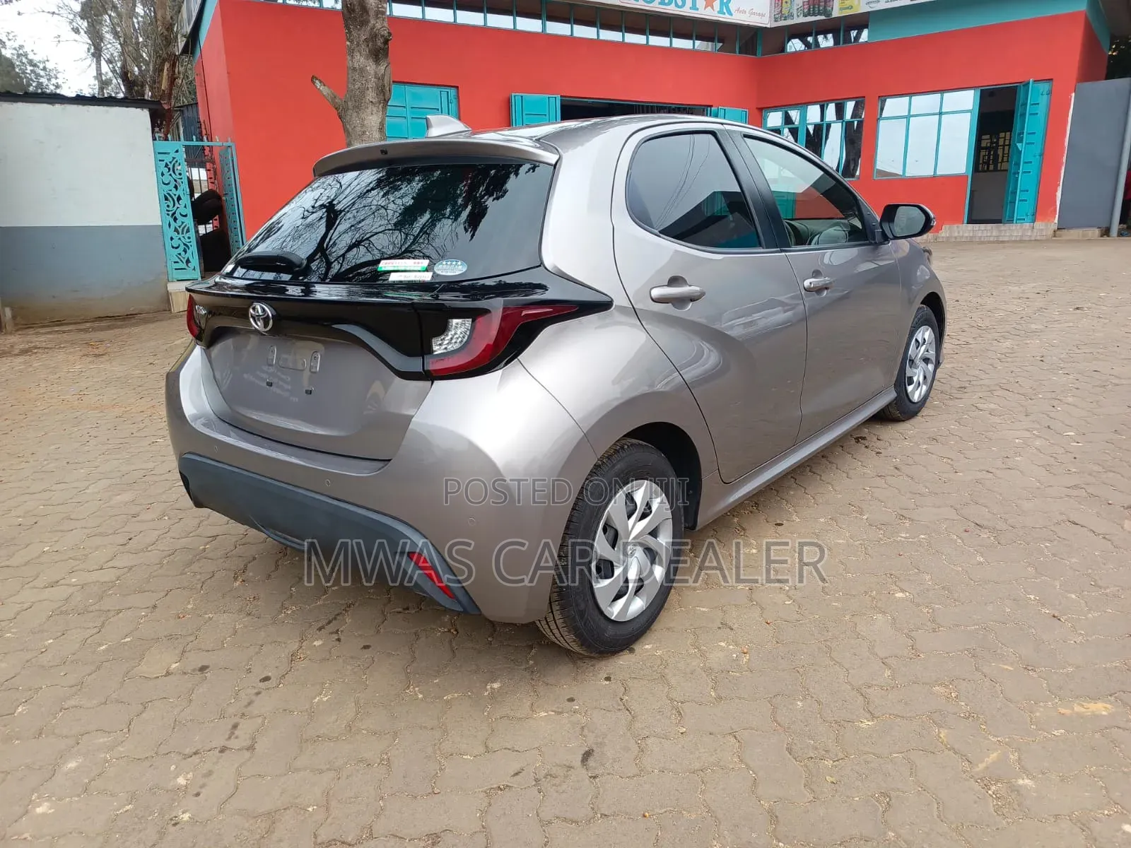 Toyota Yaris 2020 Brown