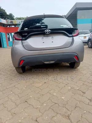 Toyota Yaris 2020 Brown