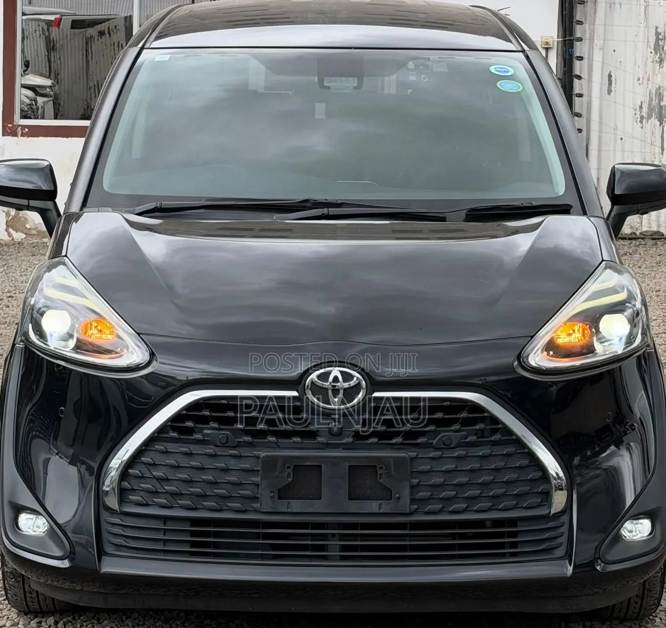 Toyota Sienta 2019