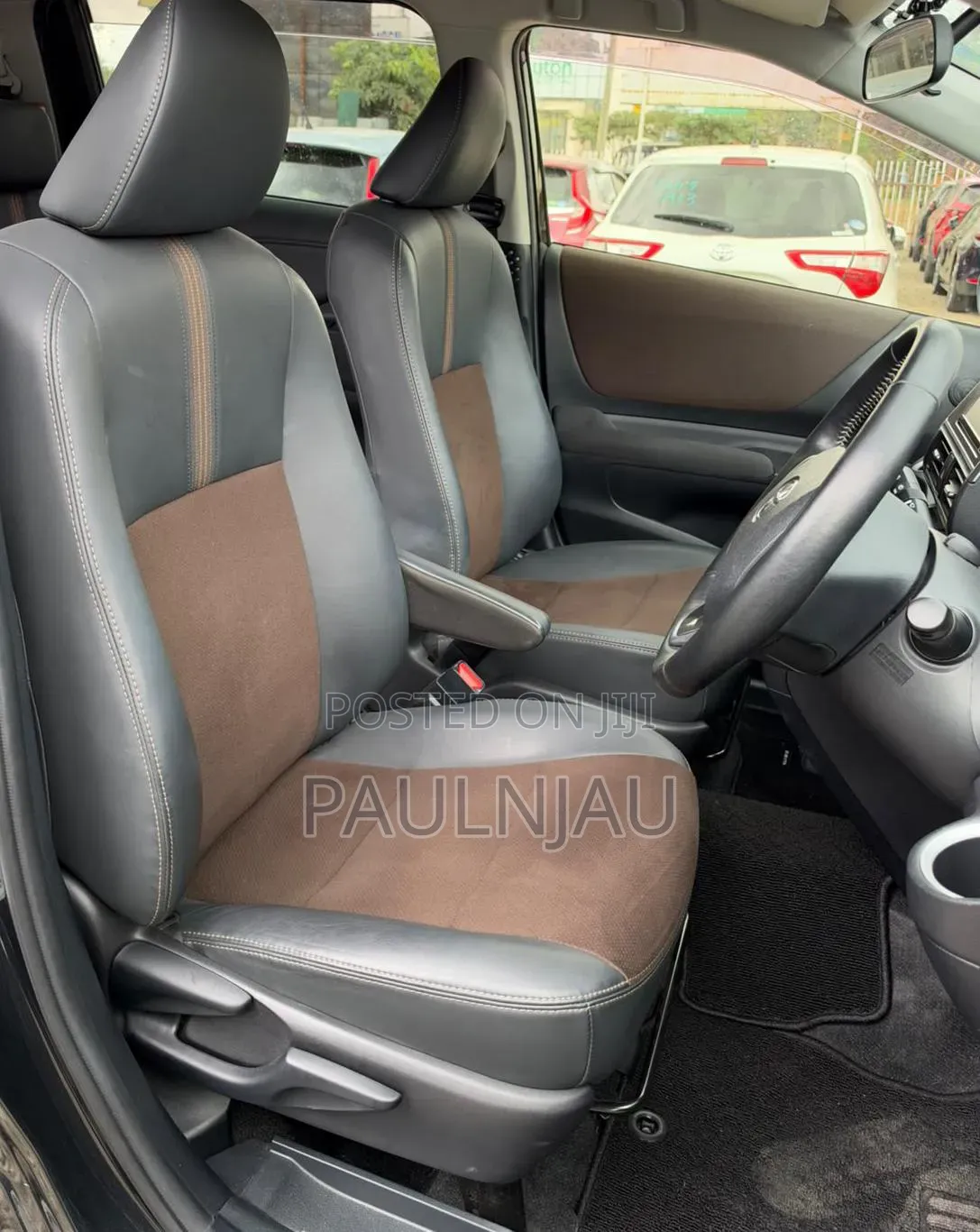 Toyota Sienta 2019