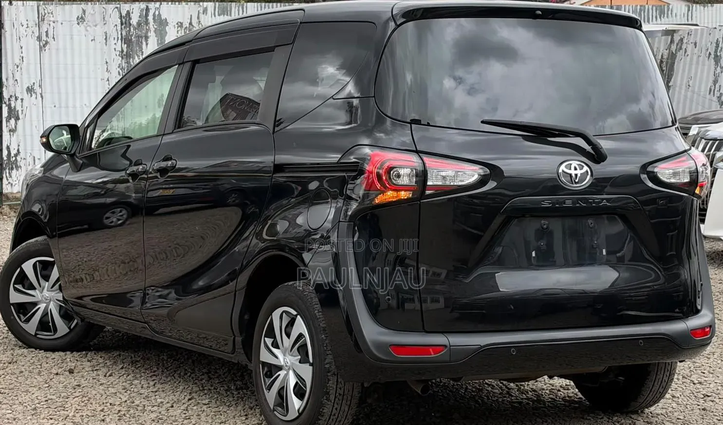 Toyota Sienta 2019