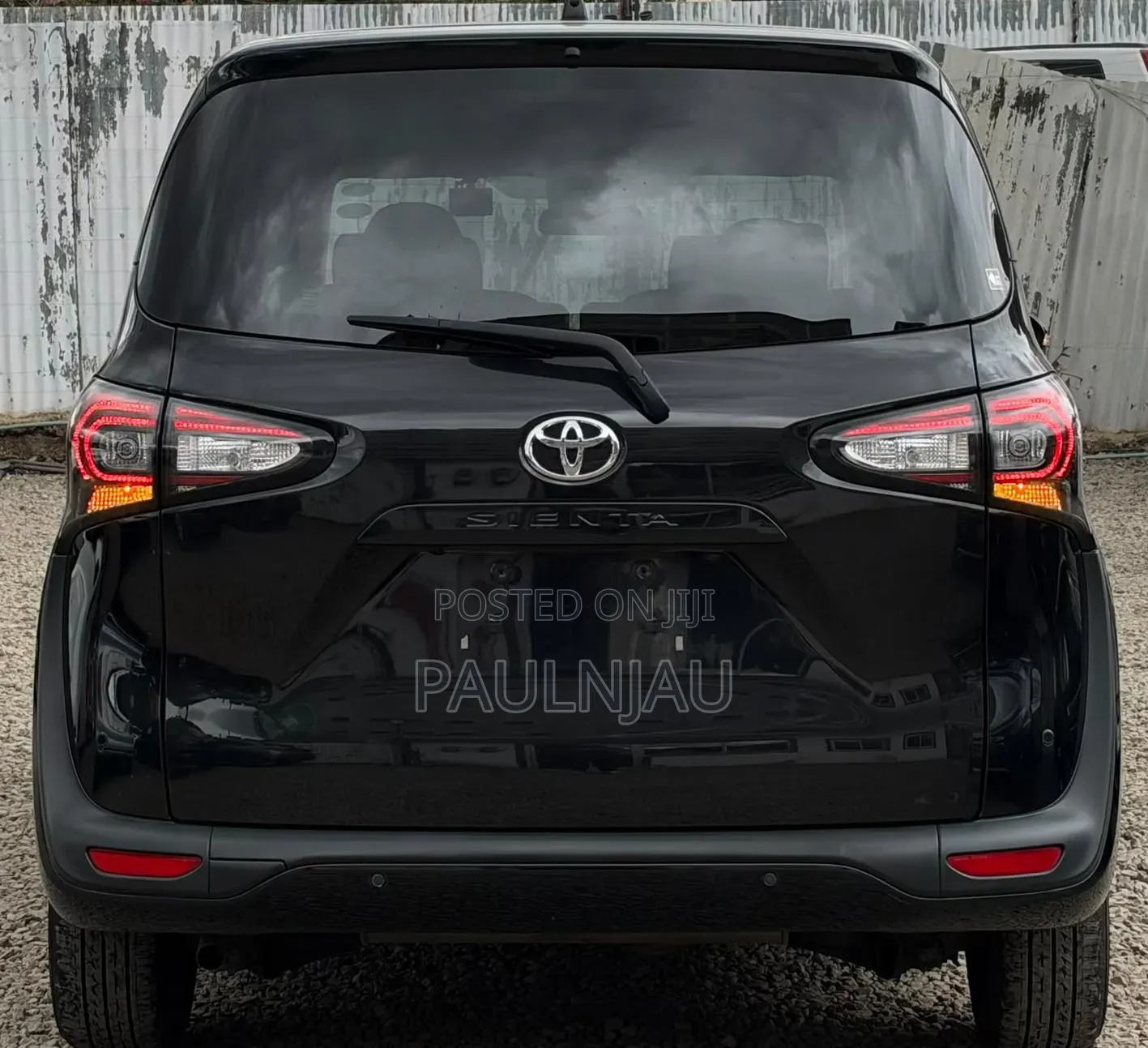 Toyota Sienta 2019