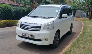Toyota Noah 2012 White