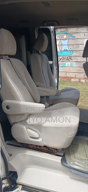 Toyota Noah 2012 White
