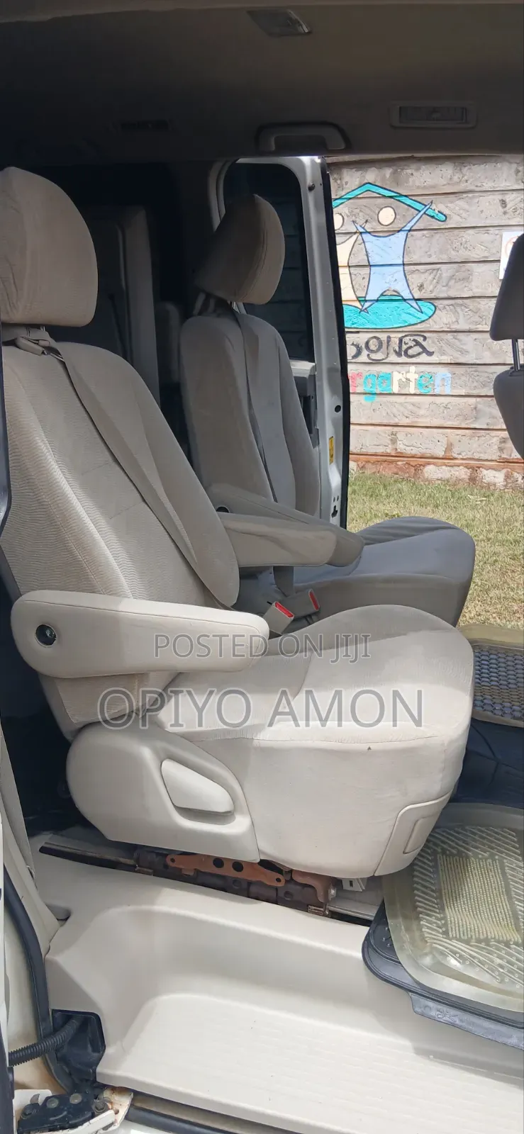 Toyota Noah 2012 White