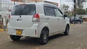 Toyota Spade 1.5 2019 Pearl
