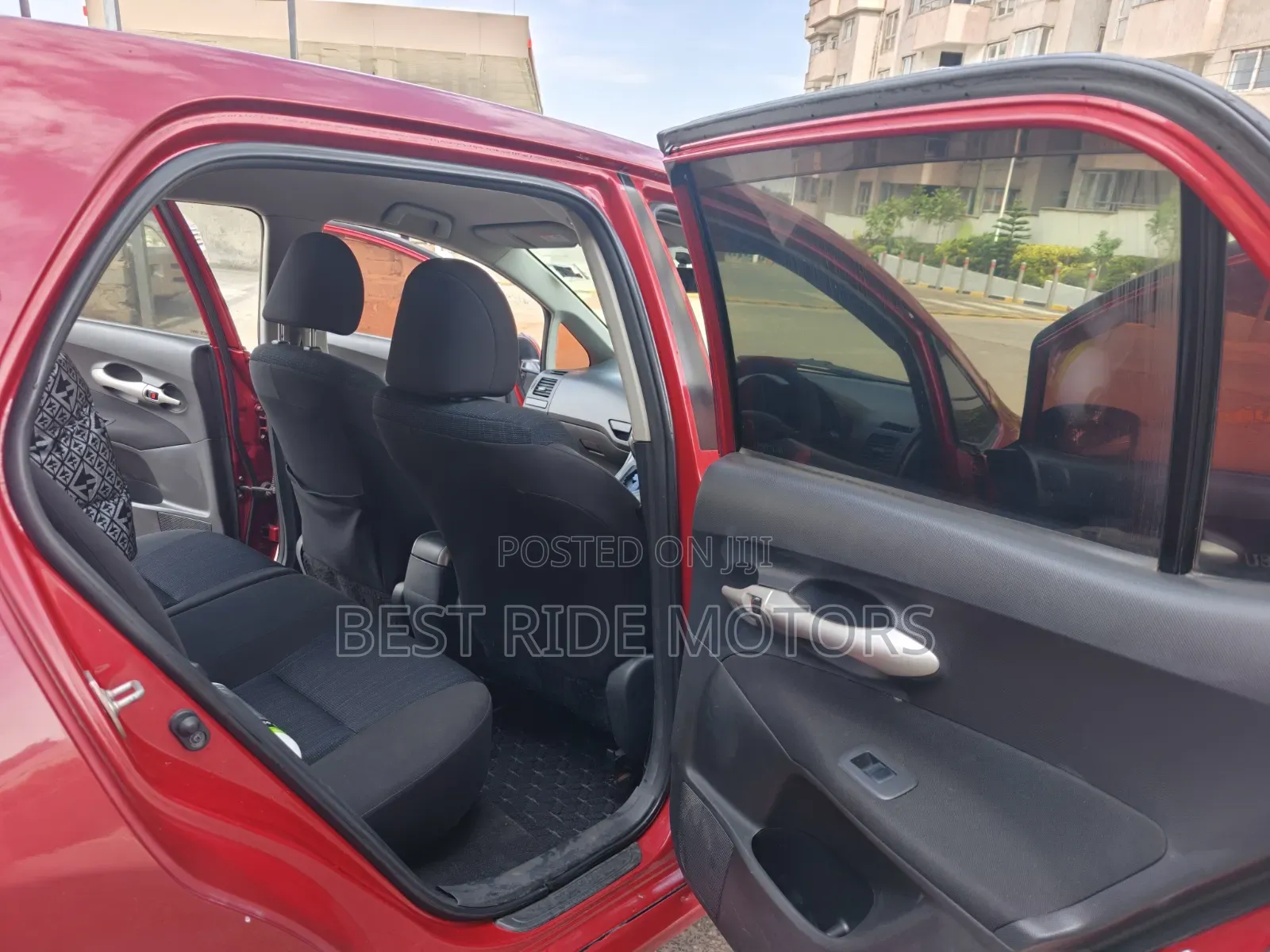 Toyota Auris 2009 Red