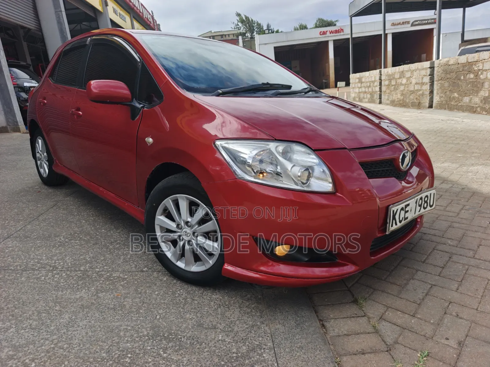 Toyota Auris 2009 Red