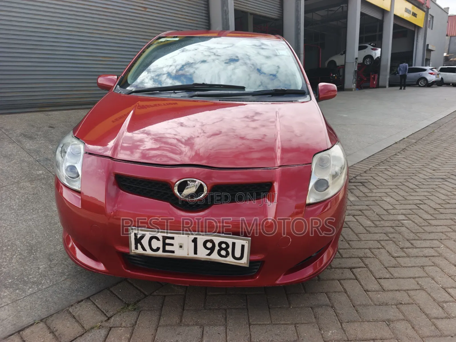 Toyota Auris 2009 Red