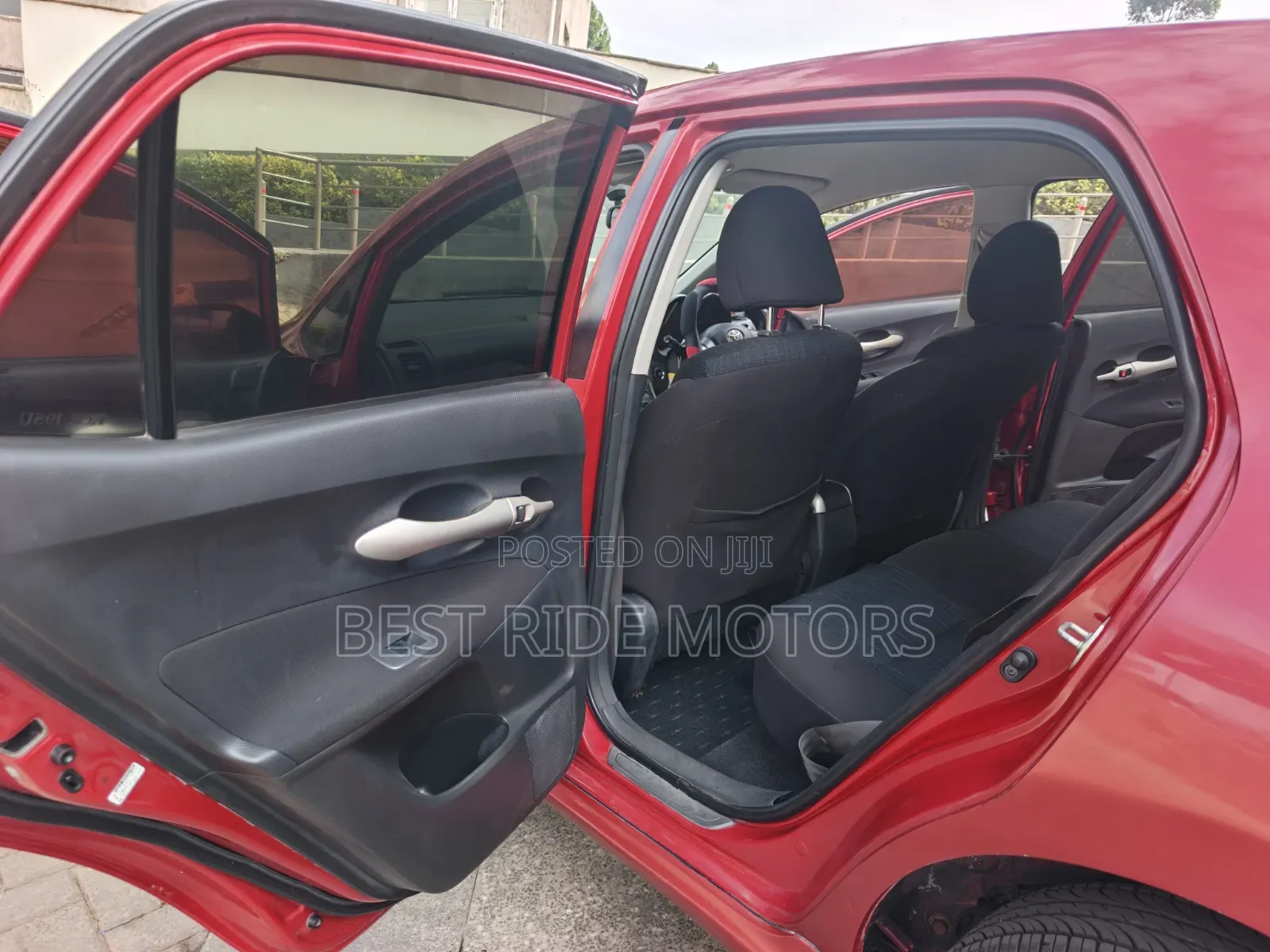 Toyota Auris 2009 Red