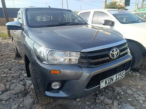 Toyota Hilux 2022 Gray