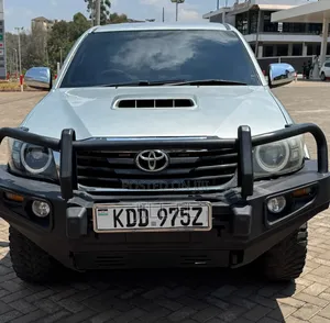 Toyota Hilux 2014 Silver