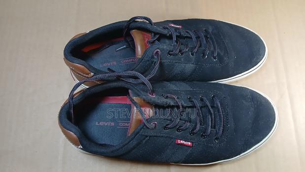 Second Hand Levi's Sneakers - thumbnail 2