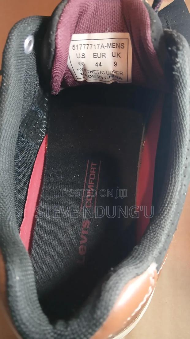 Second Hand Levi's Sneakers - thumbnail 3