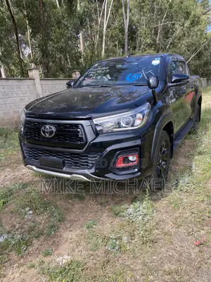 Toyota Hilux SR 4x4 2019 Black