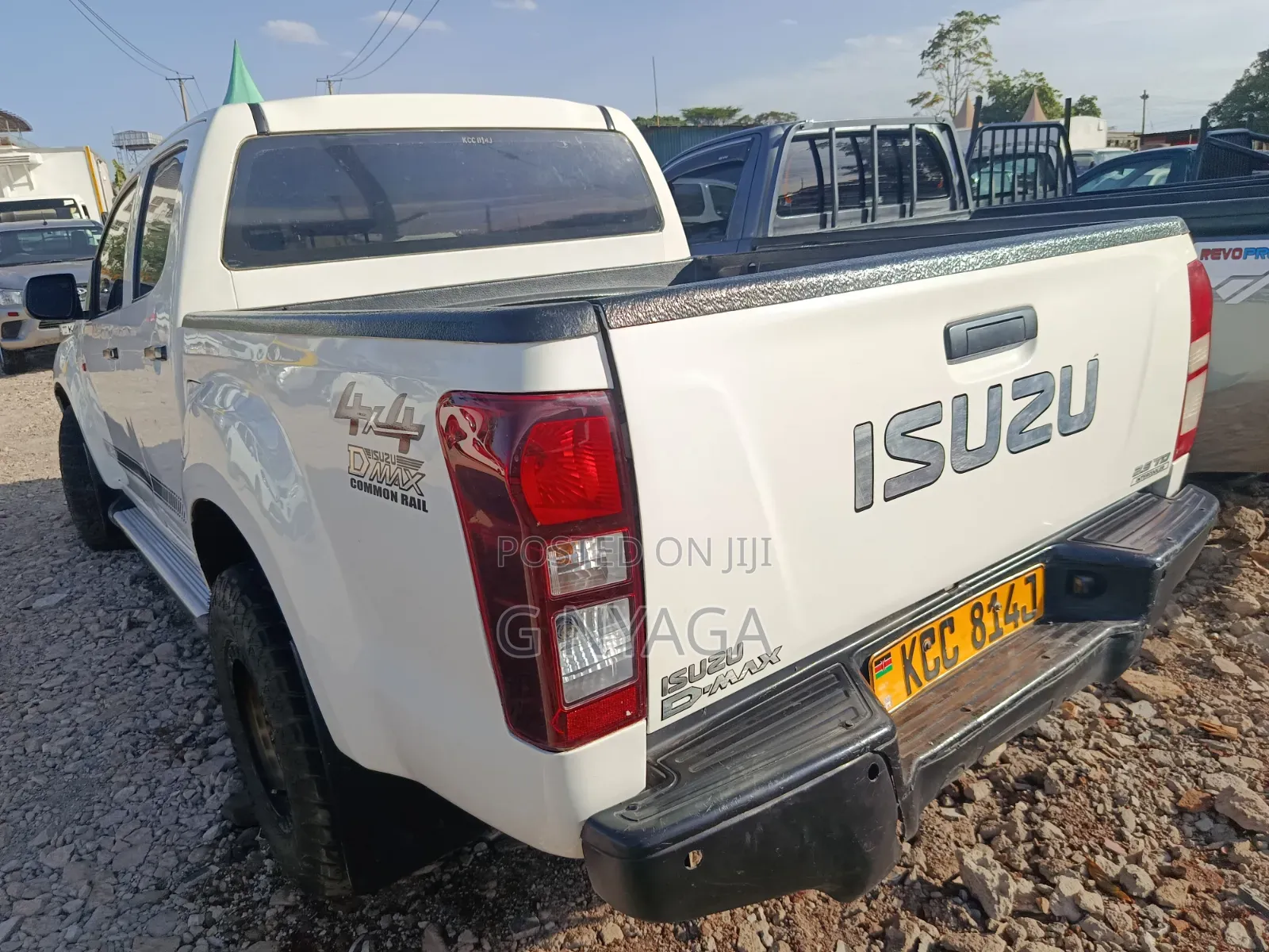 Isuzu D-MAX 2015 White